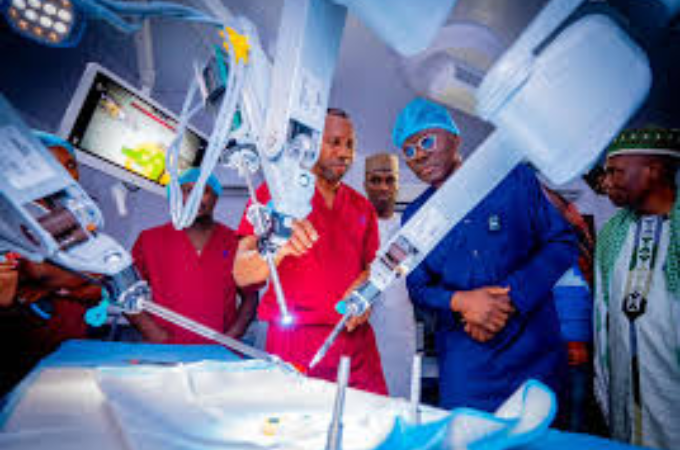 Nigeria has achieved a major medical breakthrough after surgeons at The Prostate Clinic, Lagos, successfully performed West Africa’s first robotic-assisted gynaecological surgery, removing two benign ovarian tumours using the da Vinci robotic system.