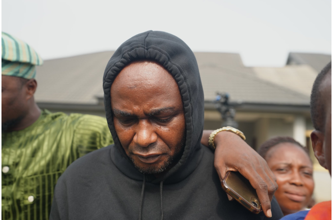 Adeniyi Mobolaji Kayode, 46, Joshua’s personal chauffeur, was present at the courthouse in Ogun State for proceedings related to charges of causing death by dangerous driving and other traffic offences.