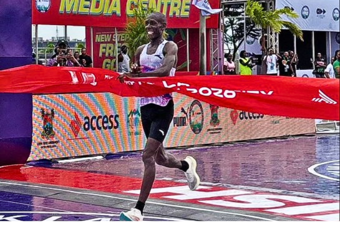 Kenya’s Ezra Kipchumba Kering claimed the title with a strong time of 2:11:55, earning the top prize of $50,000. Kering’s disciplined pacing and late-race surge secured victory in challenging coastal humidity. His performance came close to the course record of 2:10:23 set by Kenya’s David Barmasai Tumo in 2020.