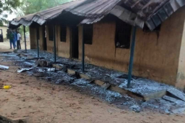 Bandits overrun Agwara divisional police station in Niger State using explosives. One killed, five abducted, and a church torched in a 3:40 AM raid